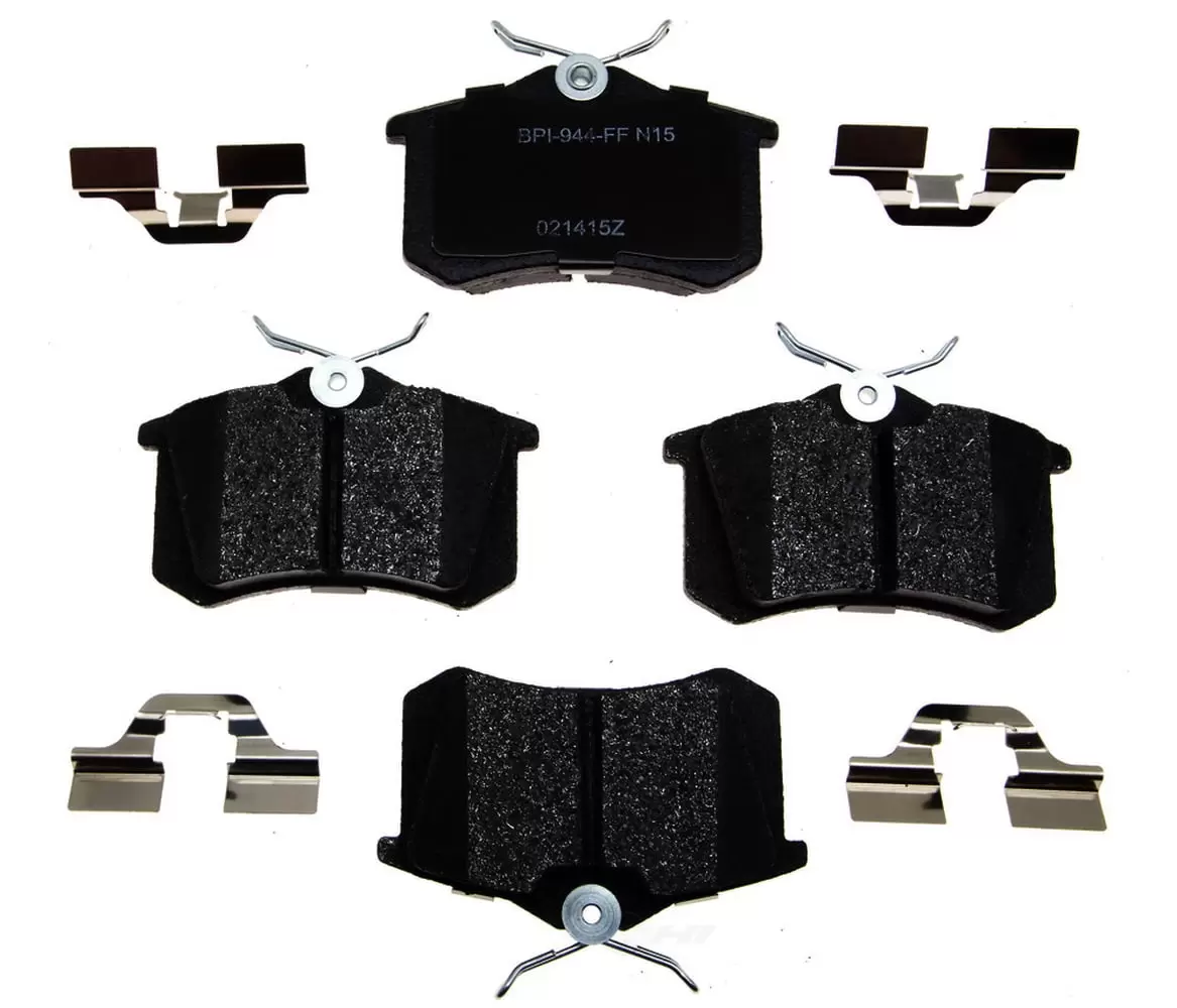 Raybestos R-Line Metallic Brake Pad. MGD340AMH Fits select: 2000-2004.2006 VOLKSWAGEN JETTA